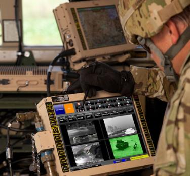 US soldier uses quad screen